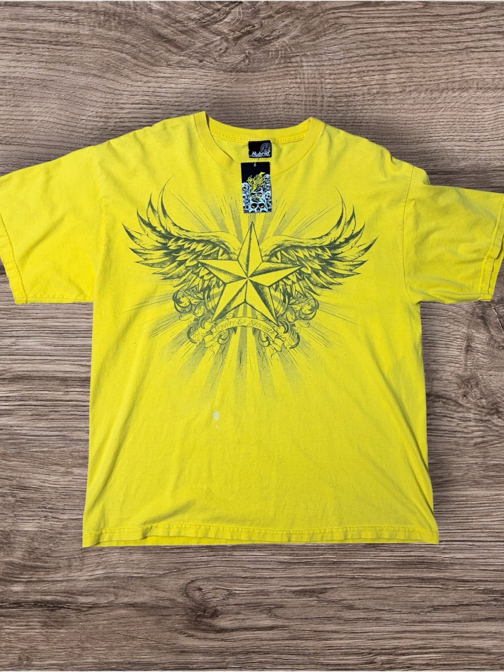 Hybrid & company Men's Bright Yellow Star & Wing Graphic Tee